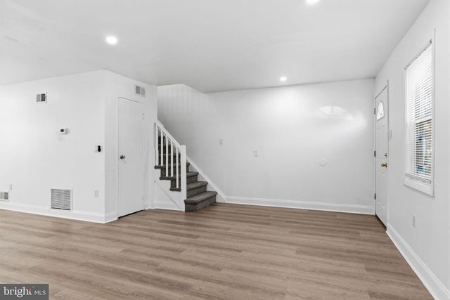 5805 MITCHELL RD, Levittown, PA 19057