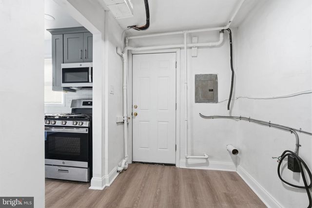 5805 MITCHELL RD, Levittown, PA 19057