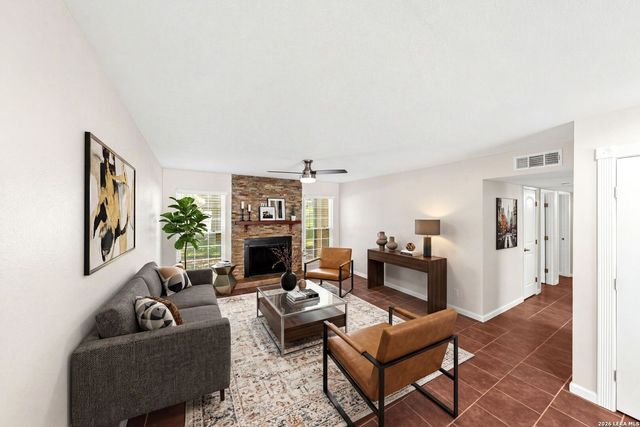 8702 Village Dr Apt 1302, San Antonio, TX 78217