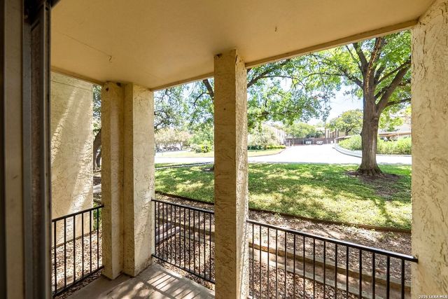 8702 Village Dr Apt 1302, San Antonio, TX 78217