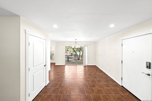 8702 Village Dr Apt 1302, San Antonio, TX 78217