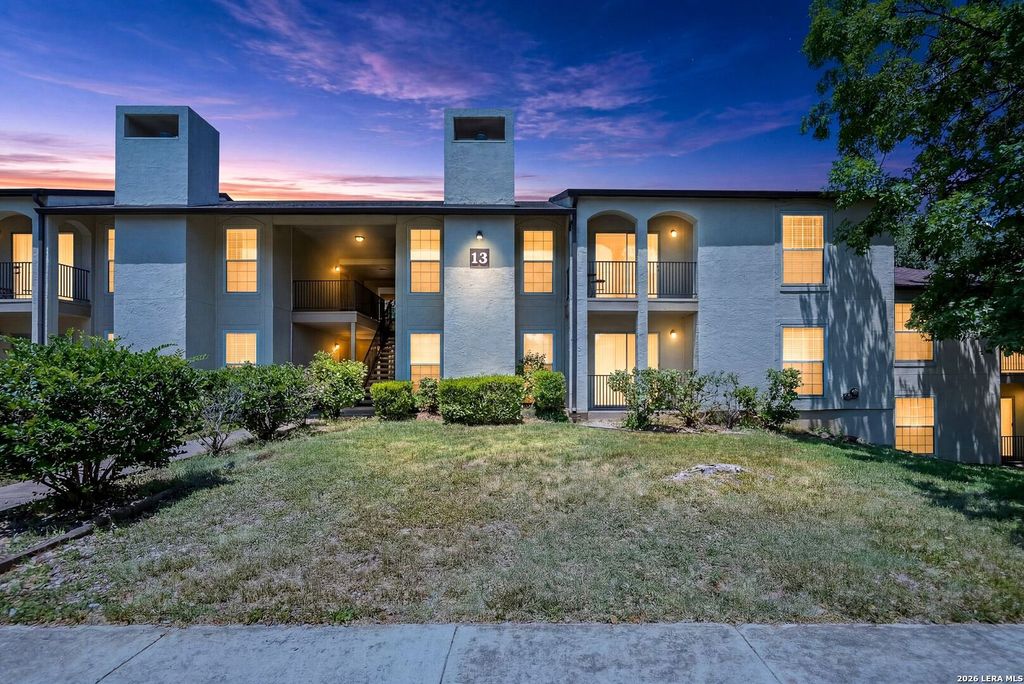 8702 Village Dr Apt 1302, San Antonio, TX 78217