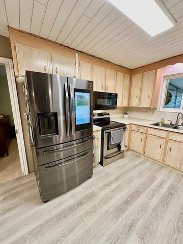 203 Hastings Court, Fort Walton Beach, FL 32547