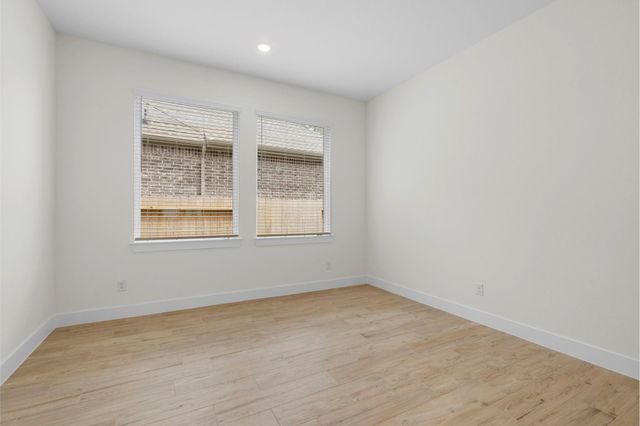 616 Golden Aster Boulevard, Waller, TX 77447