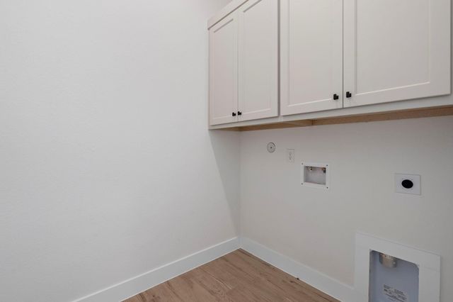 616 Golden Aster Boulevard, Waller, TX 77447