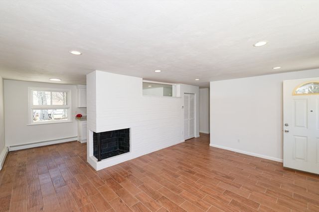 35 Marion St, Holbrook, MA 02343