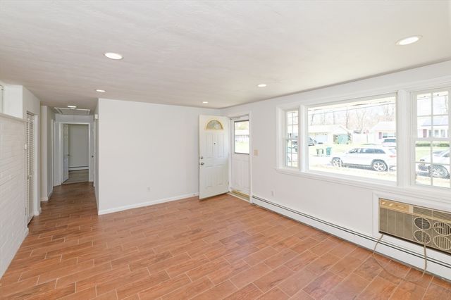 35 Marion St, Holbrook, MA 02343