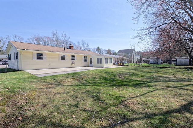 35 Marion St, Holbrook, MA 02343