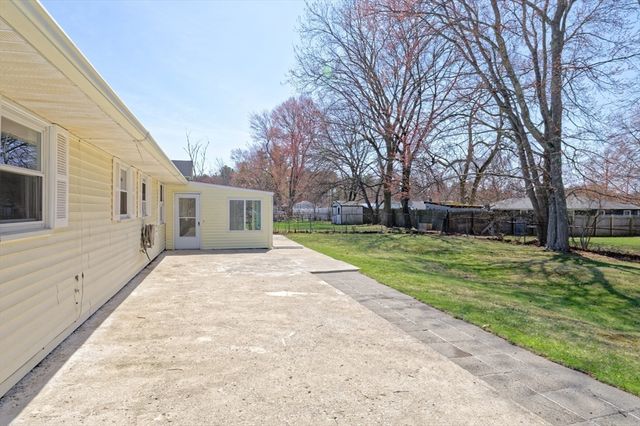 35 Marion St, Holbrook, MA 02343