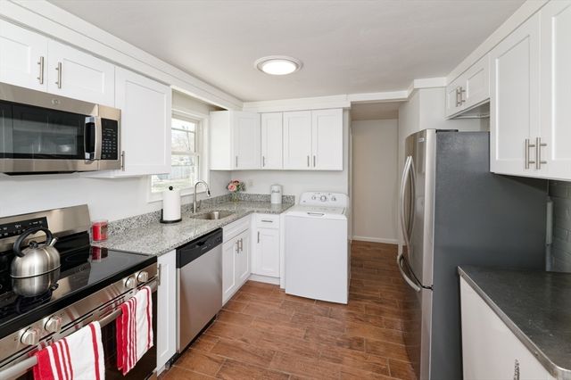 35 Marion St, Holbrook, MA 02343