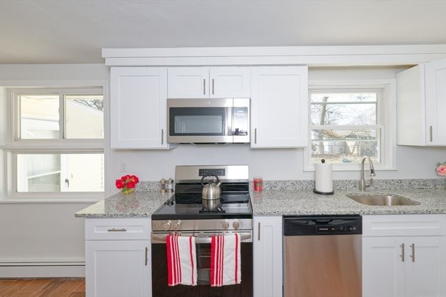 35 Marion St, Holbrook, MA 02343