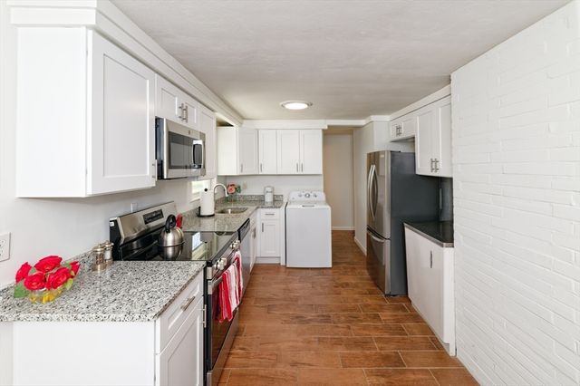 35 Marion St, Holbrook, MA 02343