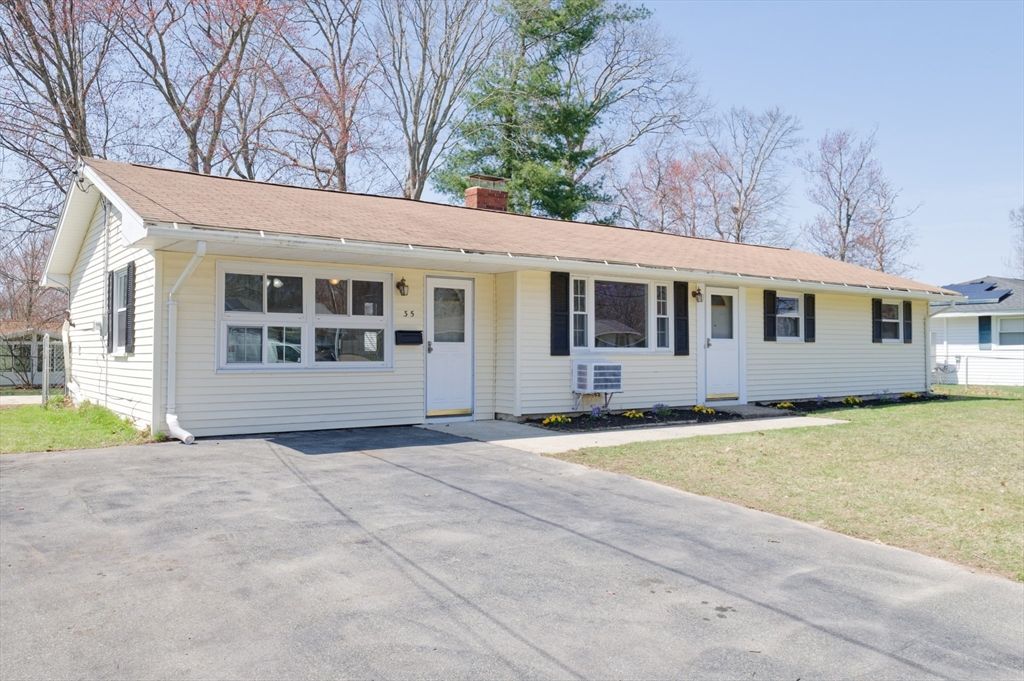 35 Marion St, Holbrook, MA 02343