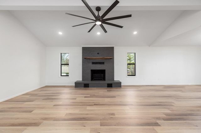 128 Schooner, Livingston, TX 77351