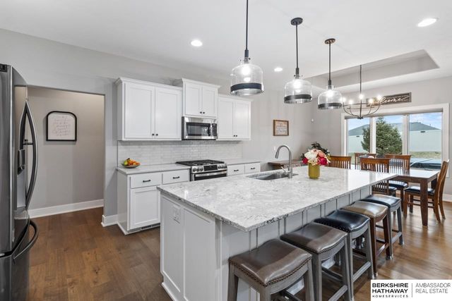 10105 S 180th Avenue Circle, Omaha, NE 68136