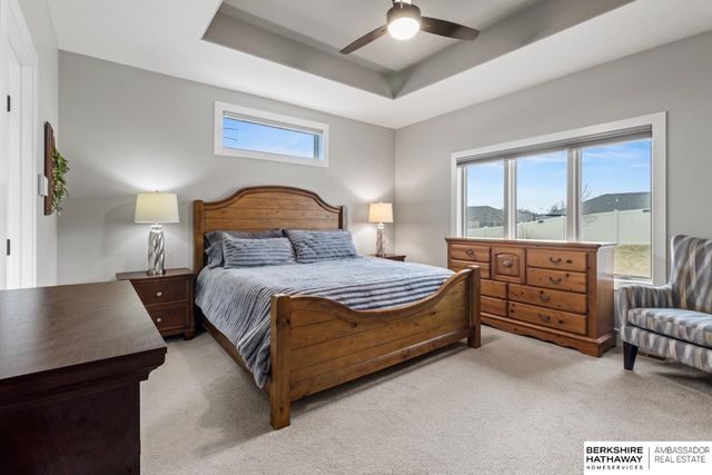 10105 S 180th Avenue Circle, Omaha, NE 68136