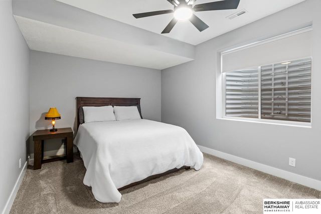 10105 S 180th Avenue Circle, Omaha, NE 68136