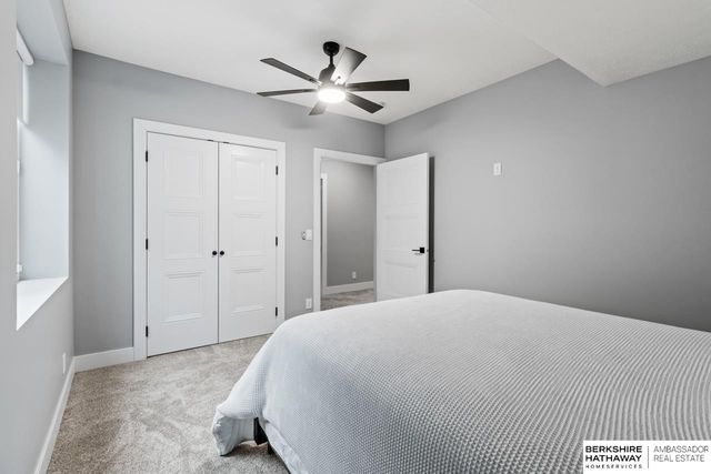 10105 S 180th Avenue Circle, Omaha, NE 68136