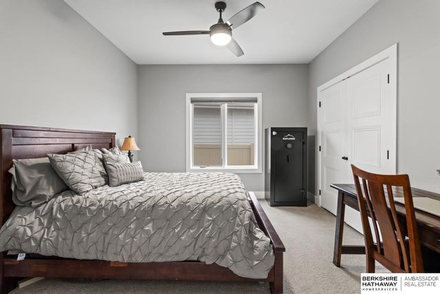 10105 S 180th Avenue Circle, Omaha, NE 68136