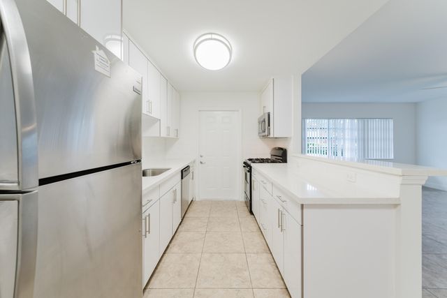 601 SW 2nd Avenue, Boca Raton, FL 33432