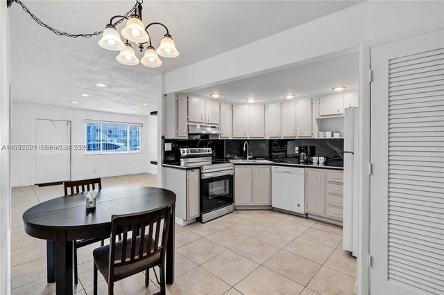 2175 NE 56th St 107, Fort Lauderdale, FL 33308