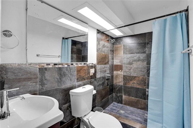 2175 NE 56th St 107, Fort Lauderdale, FL 33308