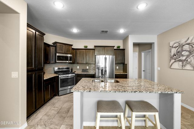 232 GOLDEN RISE, El Paso, TX 79928