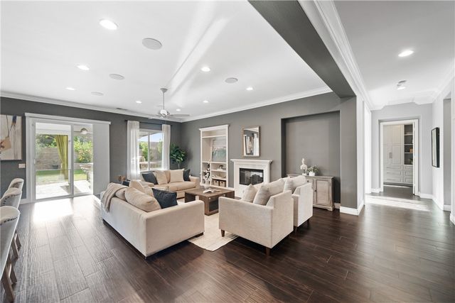 658 Barbre, Corona, CA 92879