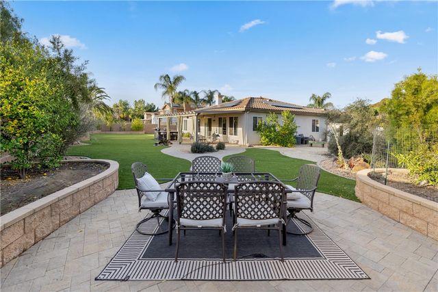 658 Barbre, Corona, CA 92879