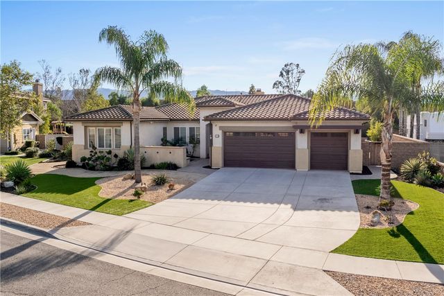 658 Barbre, Corona, CA 92879