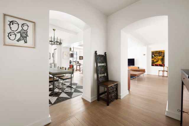 350 W 57th St Apt 10D, New York City, NY 10019