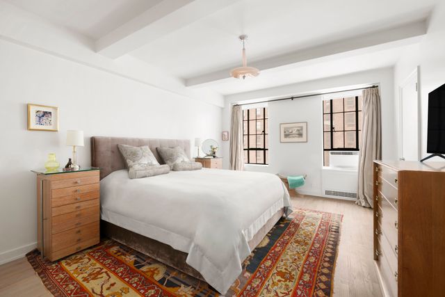350 W 57th St Apt 10D, New York City, NY 10019