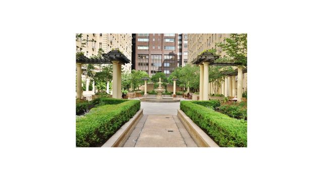 350 W 57th St Apt 10D, New York City, NY 10019