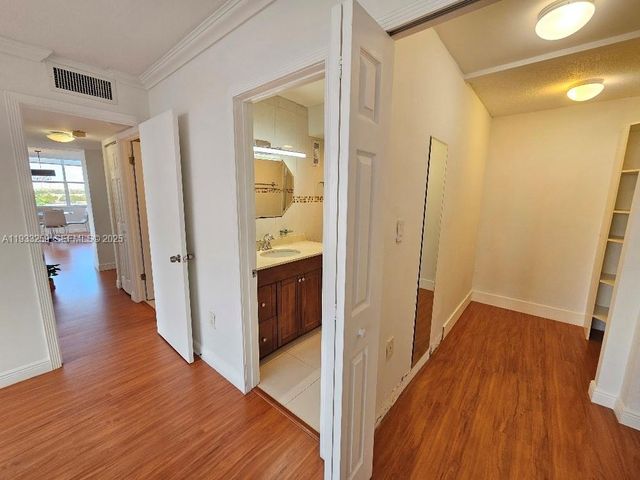 1300 NE Miami Gardens Dr 706E, Miami, FL 33179