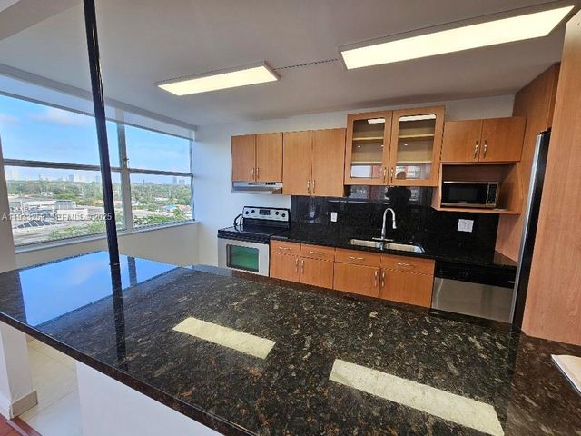 1300 NE Miami Gardens Dr 706E, Miami, FL 33179