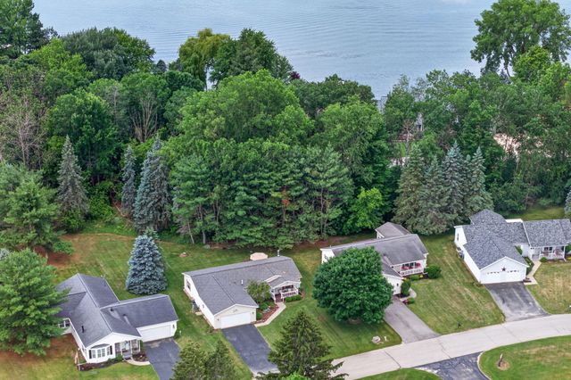 7597 Sunset Shores Drive, Morton Twp, MI 49346