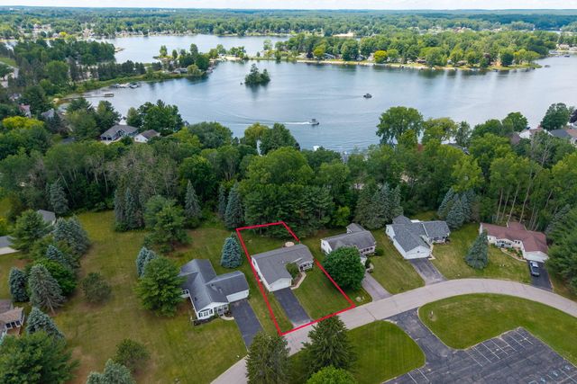 7597 Sunset Shores Drive, Morton Twp, MI 49346