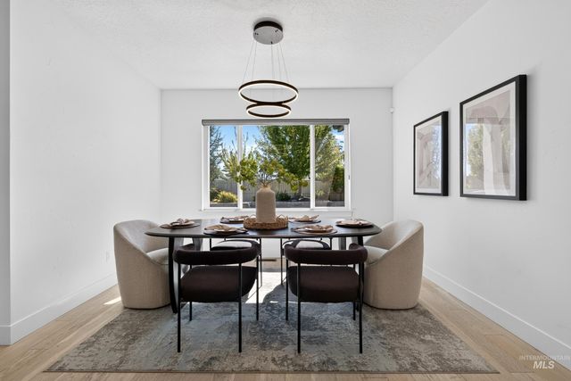 4083 E Awbrey St, Meridian, ID 83642