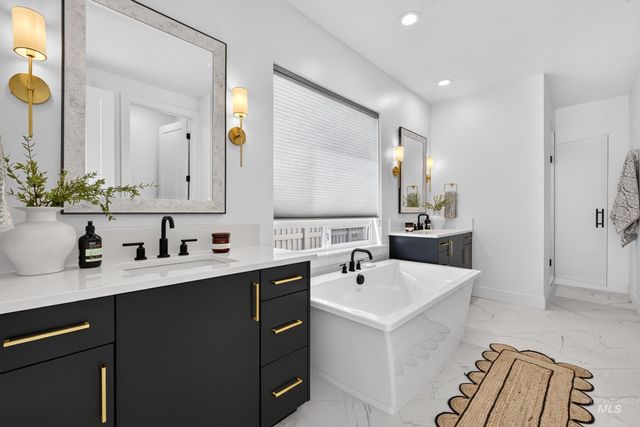 4083 E Awbrey St, Meridian, ID 83642