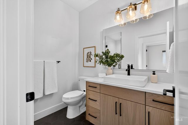 4083 E Awbrey St, Meridian, ID 83642