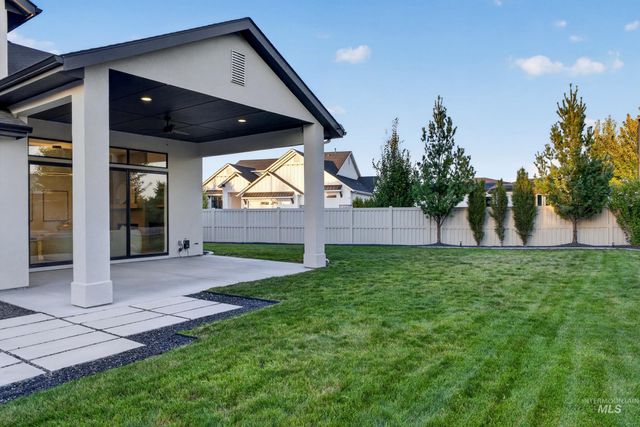 4083 E Awbrey St, Meridian, ID 83642