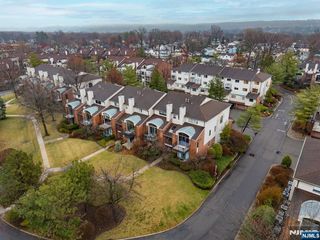 207 London Court, Teaneck, NJ 07666