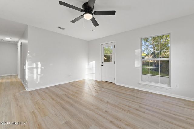 416 Shadowlawn Court, D'iberville, MS 39540