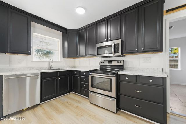 416 Shadowlawn Court, D'iberville, MS 39540