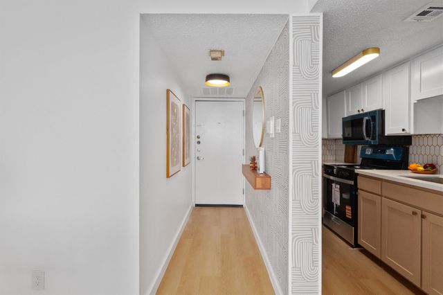 1800 Lavaca ST A613, Austin, TX 78701