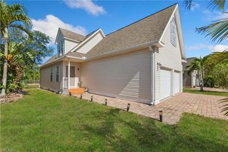 239 Leawood CIR, Naples, FL 34104