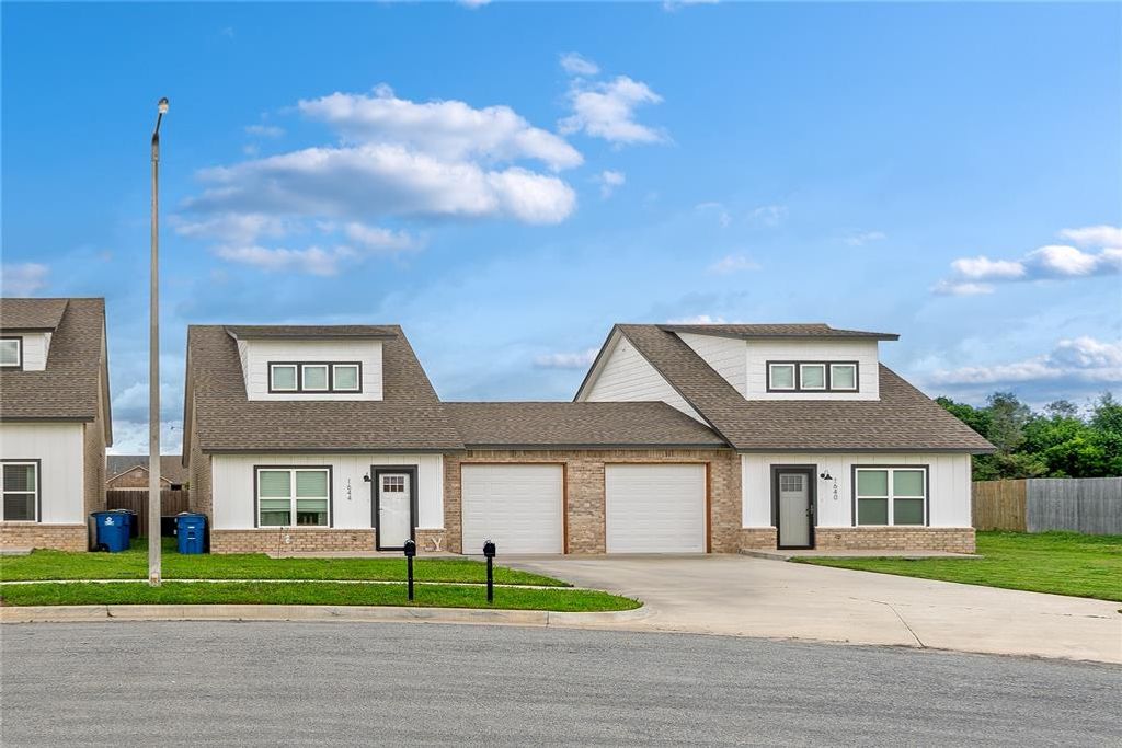 1644 Comice Drive, Newcastle, OK 73065