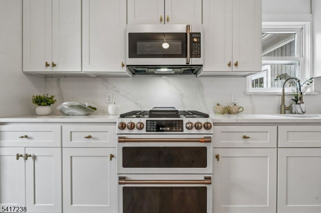 27 Hartshorn Ter, West Orange Twp., NJ 07052