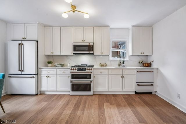 27 Hartshorn Ter, West Orange Twp., NJ 07052