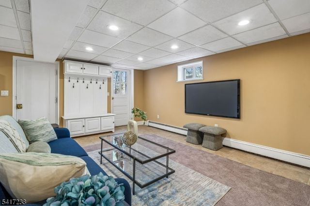 27 Hartshorn Ter, West Orange Twp., NJ 07052